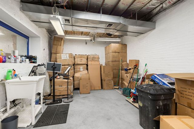 4616 W Fullerton Avenue, Chicago, IL 60639