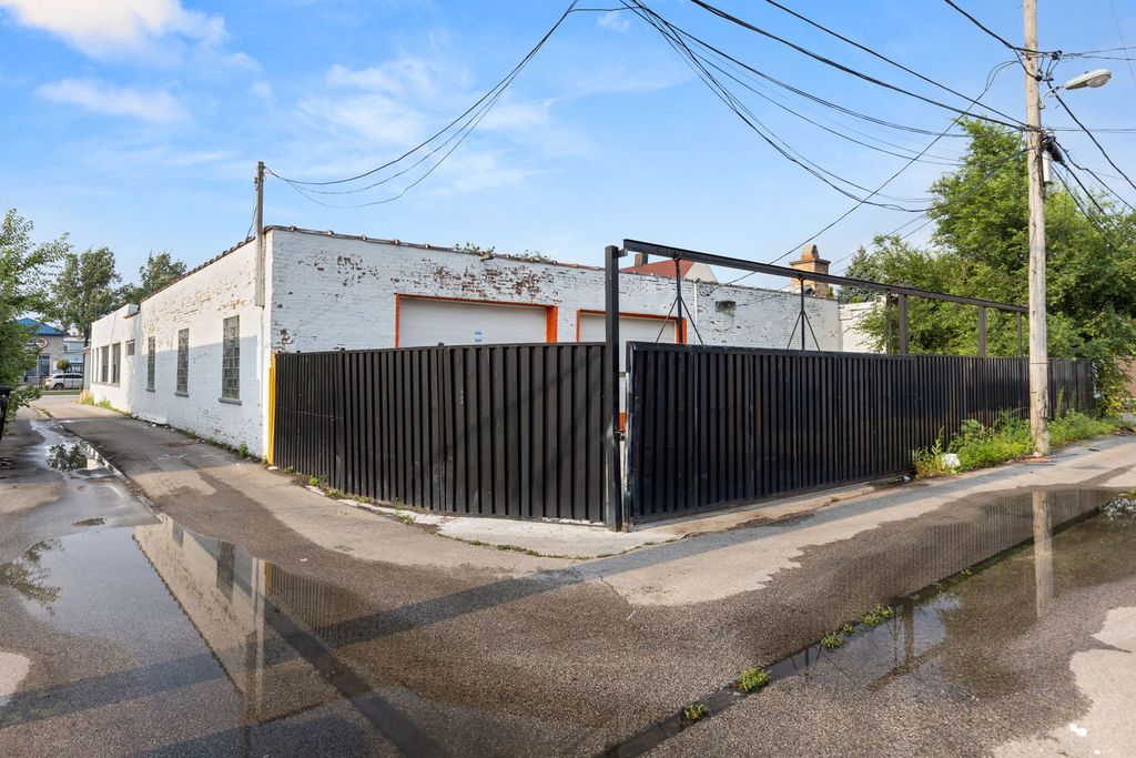 4616 W Fullerton Avenue, Chicago, IL 60639 — photo 3
