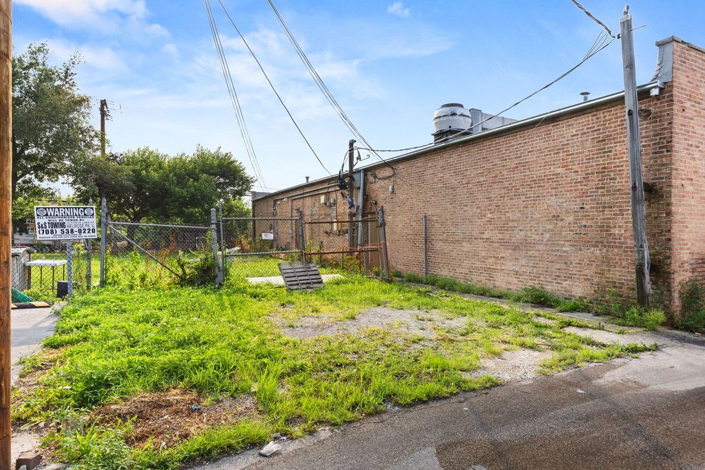 4616 W Fullerton Avenue, Chicago, IL 60639 — photo 5