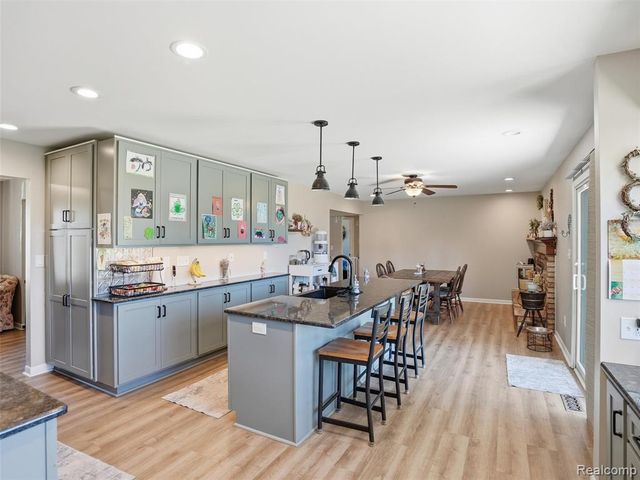 2206 Oak Shade Drive, Davison, MI 48423
