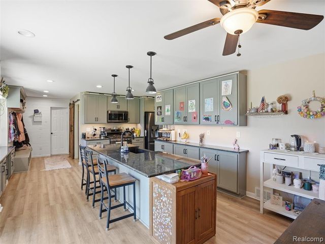 2206 Oak Shade Drive, Davison, MI 48423