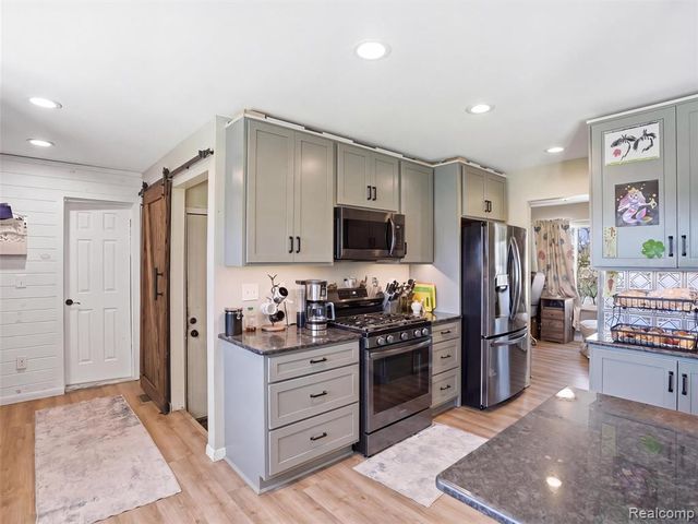 2206 Oak Shade Drive, Davison, MI 48423
