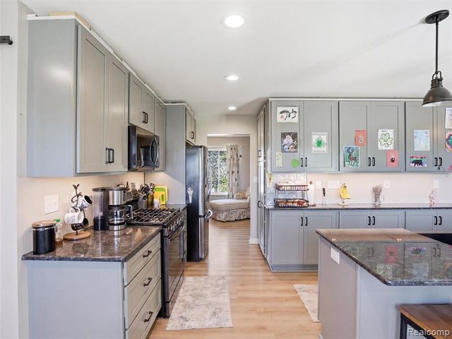 2206 Oak Shade Drive, Davison, MI 48423