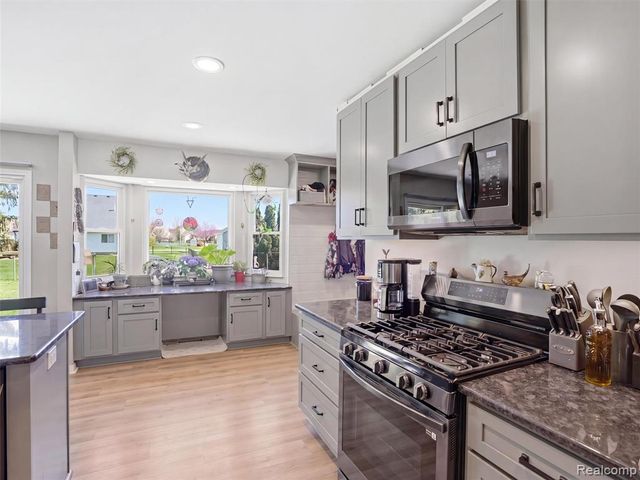2206 Oak Shade Drive, Davison, MI 48423