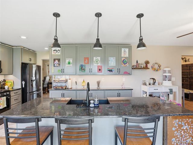 2206 Oak Shade Drive, Davison, MI 48423