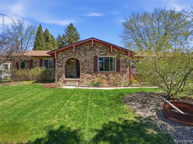2206 Oak Shade Drive, Davison, MI 48423