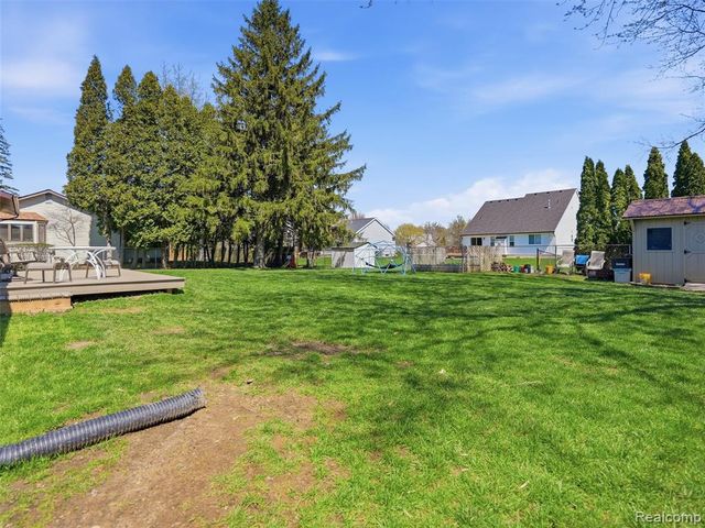 2206 Oak Shade Drive, Davison, MI 48423