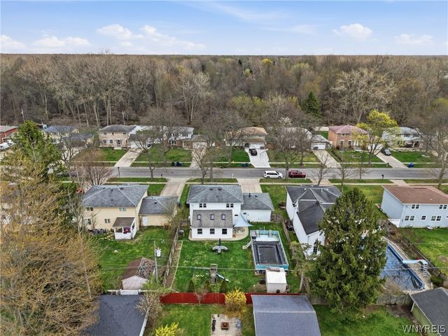 379 Vine Lane, Amherst, NY 14228