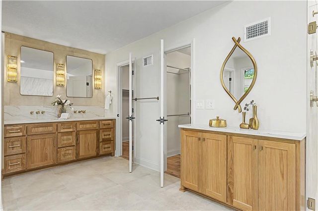 12603 Granada Road, Leawood, KS 66209