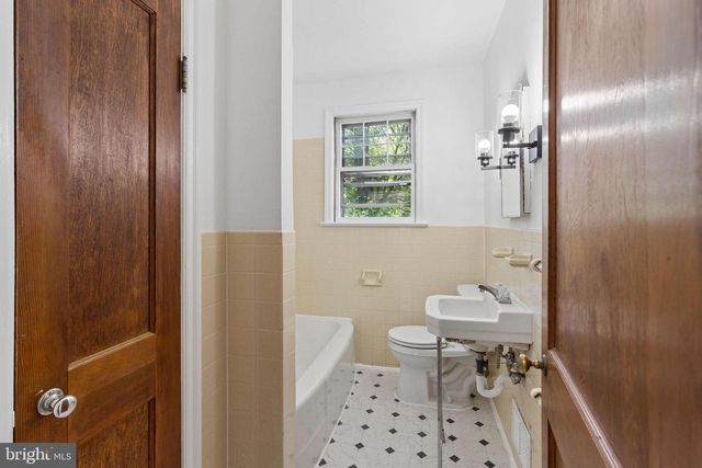 300 HUTCHINSON AVE, Haddonfield, NJ 08033