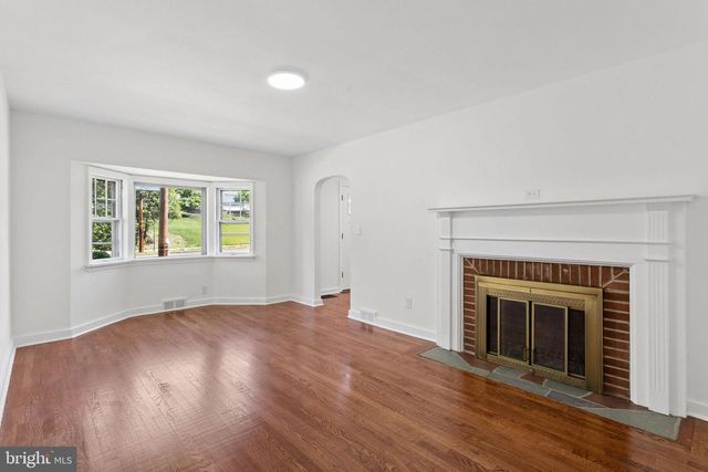 300 HUTCHINSON AVE, Haddonfield, NJ 08033