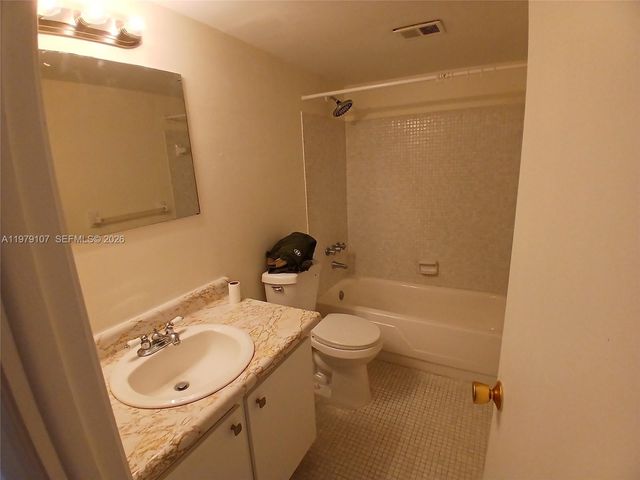 11273 SW 88 ST 114J, Miami, FL 33176