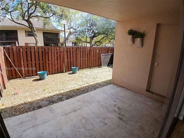 11273 SW 88 ST 114J, Miami, FL 33176