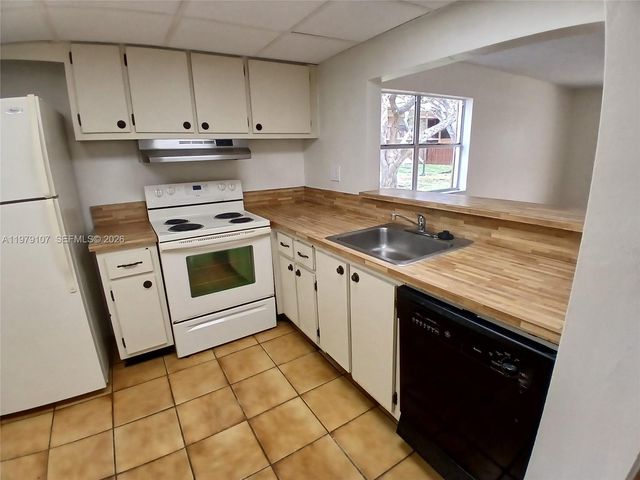 11273 SW 88 ST 114J, Miami, FL 33176