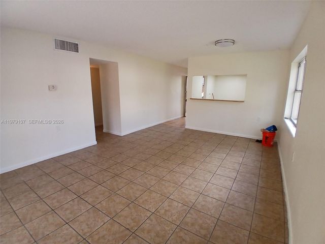 11273 SW 88 ST 114J, Miami, FL 33176