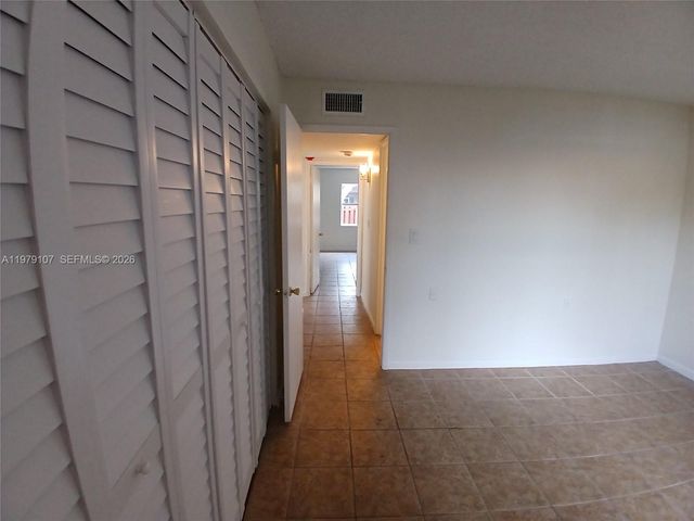 11273 SW 88 ST 114J, Miami, FL 33176