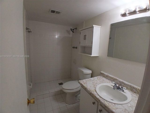 11273 SW 88 ST 114J, Miami, FL 33176