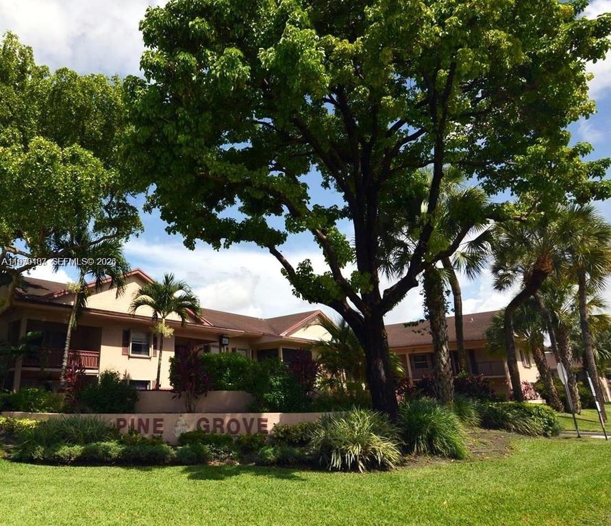 11273 SW 88 ST 114J, Miami, FL 33176