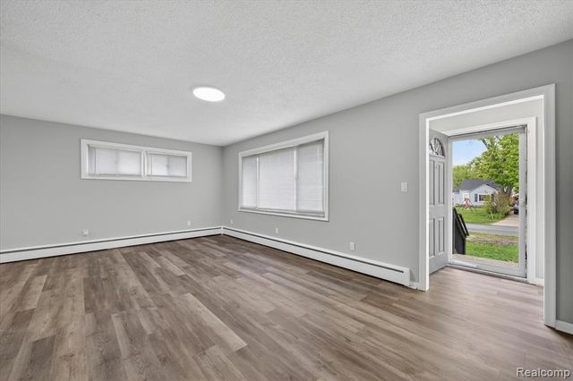 35808 Schley Avenue, Westland, MI 48186