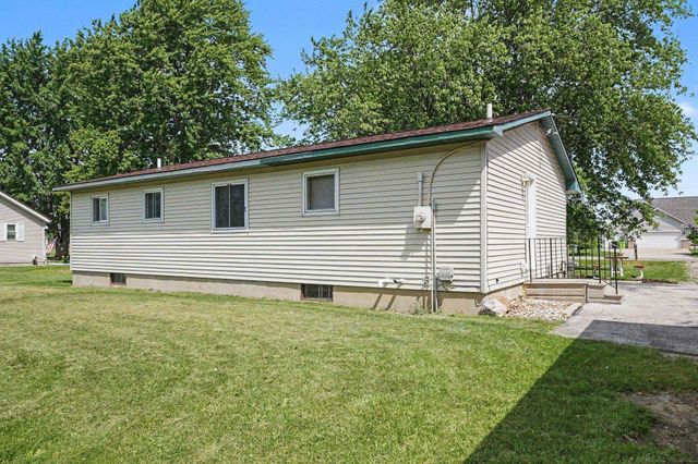 1944 E River Road, Kawkawlin, MI 48631