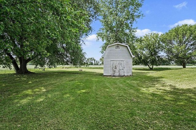1944 E River Road, Kawkawlin, MI 48631