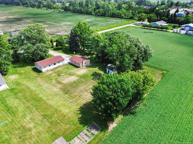 1944 E River Road, Kawkawlin, MI 48631