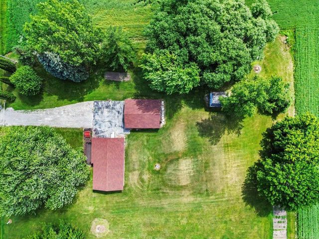 1944 E River Road, Kawkawlin, MI 48631