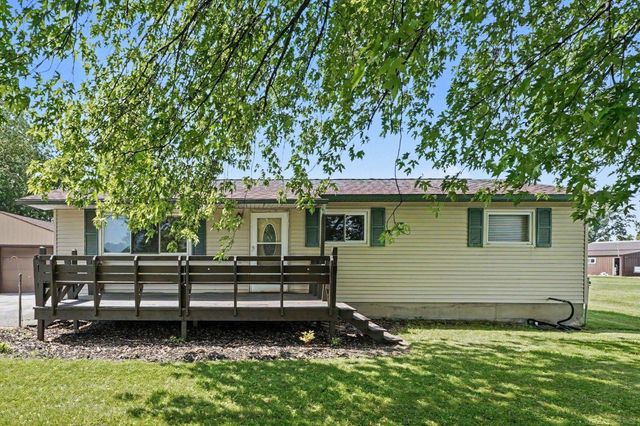 1944 E River Road, Kawkawlin, MI 48631