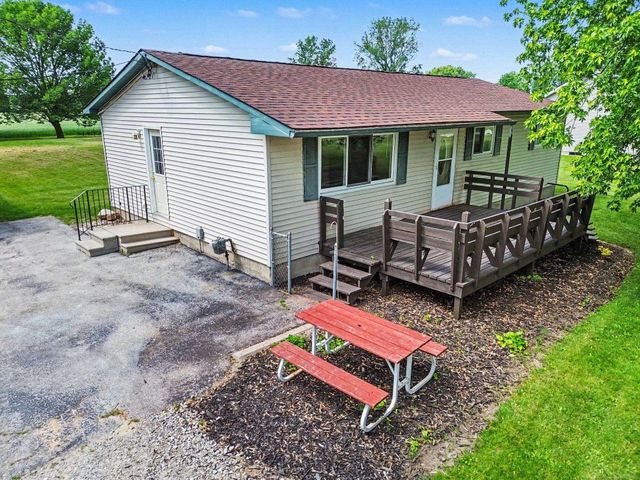 1944 E River Road, Kawkawlin, MI 48631