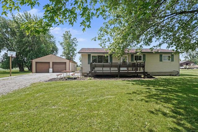 1944 E River Road, Kawkawlin, MI 48631