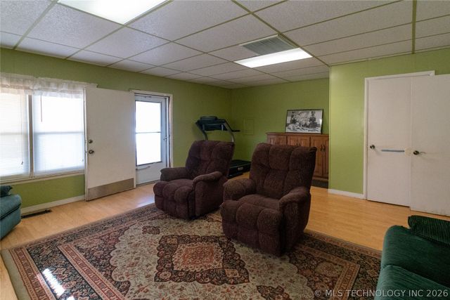 201 E 38th Street, Sand Springs, OK 74063