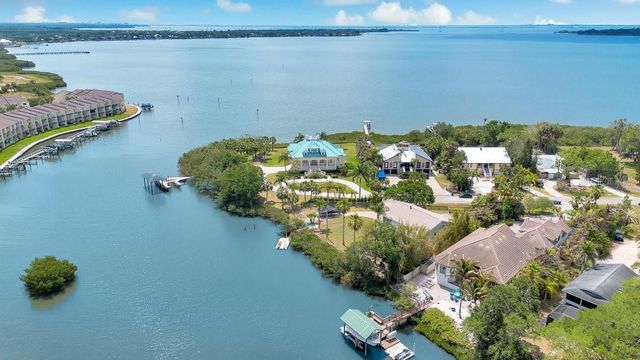 3858 SHORE BOULEVARD, Oldsmar, FL 34677
