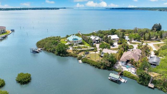 3858 SHORE BOULEVARD, Oldsmar, FL 34677