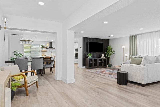581 SE 5th Avenue, Pompano Beach, FL 33060