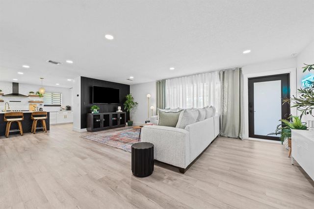 581 SE 5th Avenue, Pompano Beach, FL 33060