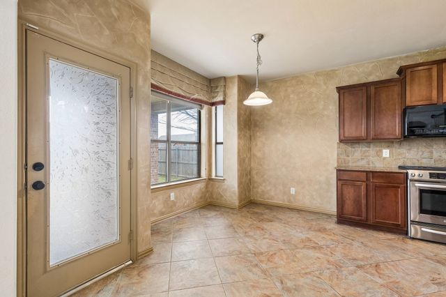 915 Fieldstone Drive, Cedar Hill, TX 75104