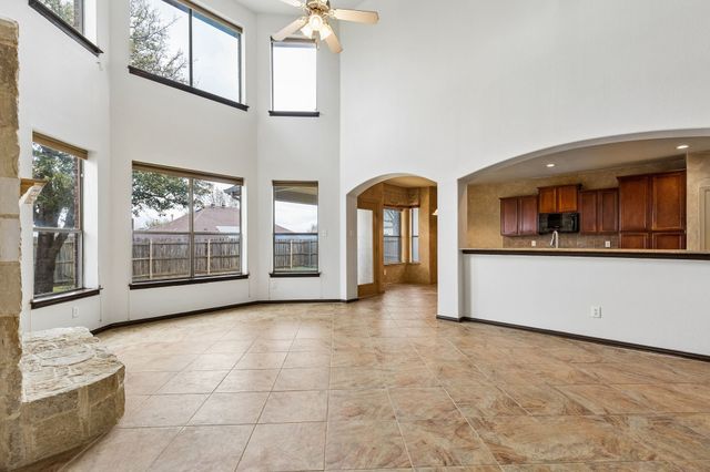 915 Fieldstone Drive, Cedar Hill, TX 75104