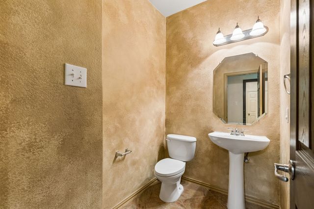 915 Fieldstone Drive, Cedar Hill, TX 75104