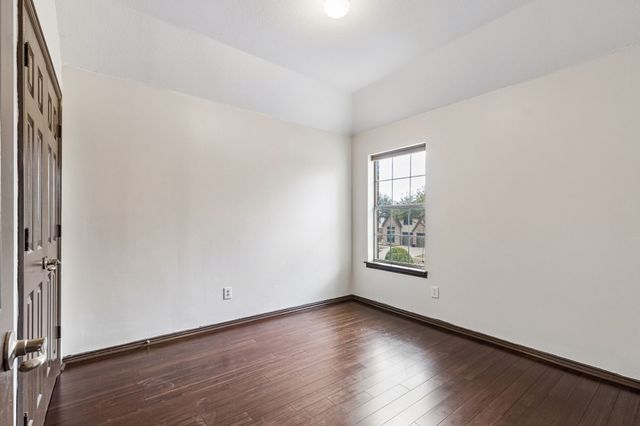 915 Fieldstone Drive, Cedar Hill, TX 75104