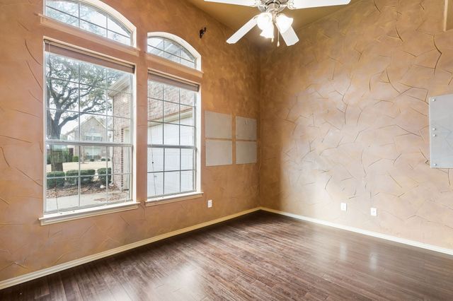 915 Fieldstone Drive, Cedar Hill, TX 75104