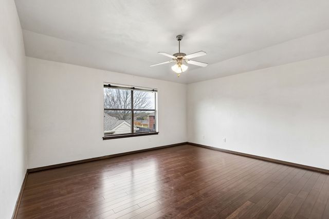 915 Fieldstone Drive, Cedar Hill, TX 75104