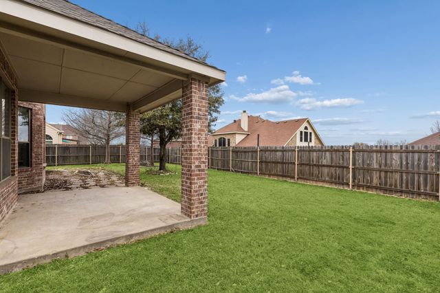 915 Fieldstone Drive, Cedar Hill, TX 75104