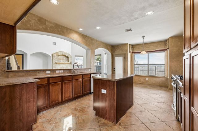 915 Fieldstone Drive, Cedar Hill, TX 75104