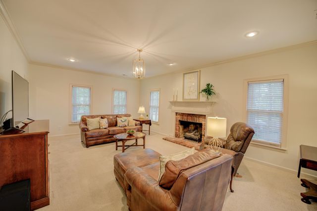 732 N TREE DR, Collierville, TN 38017