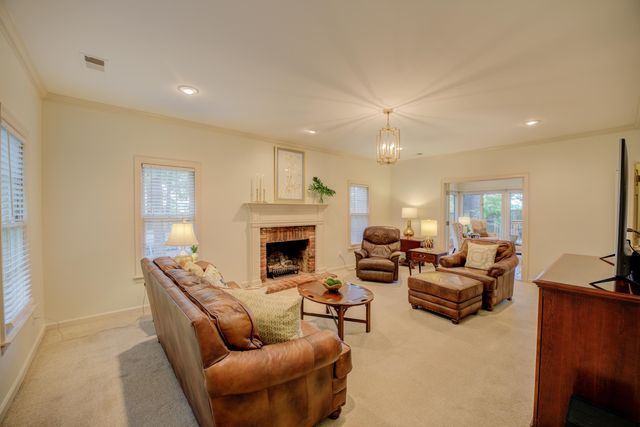 732 N TREE DR, Collierville, TN 38017