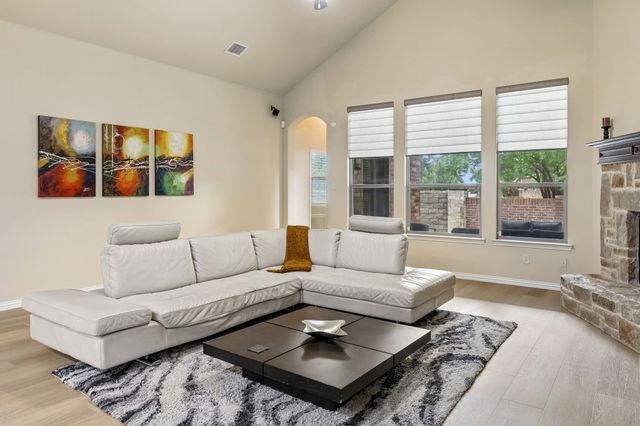 302 Phillips Court, Fate, TX 75087
