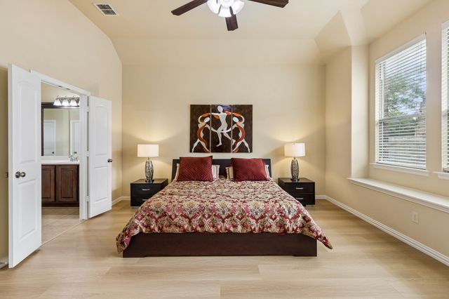 302 Phillips Court, Fate, TX 75087