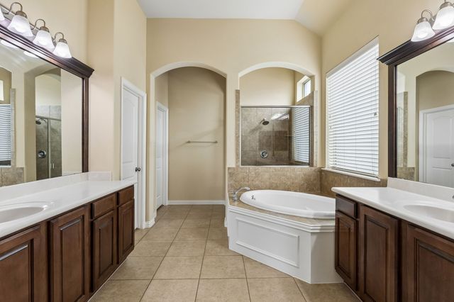 302 Phillips Court, Fate, TX 75087