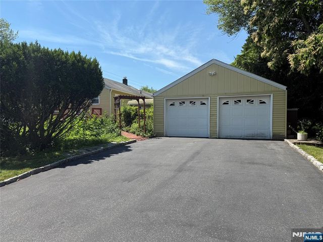 173 Walnut Street, Northvale, NJ 07647