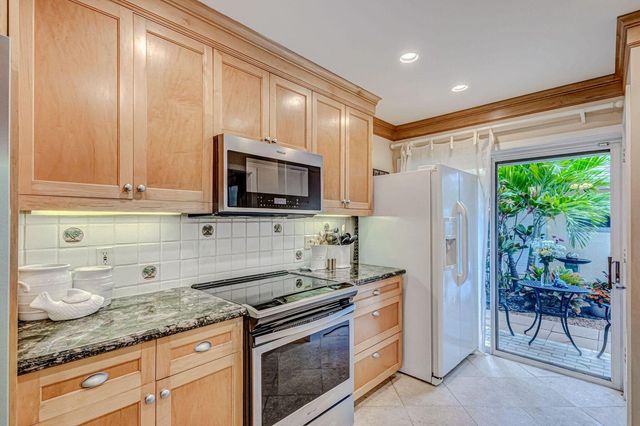 3667 Cape Pointe Circle, Jupiter, FL 33477